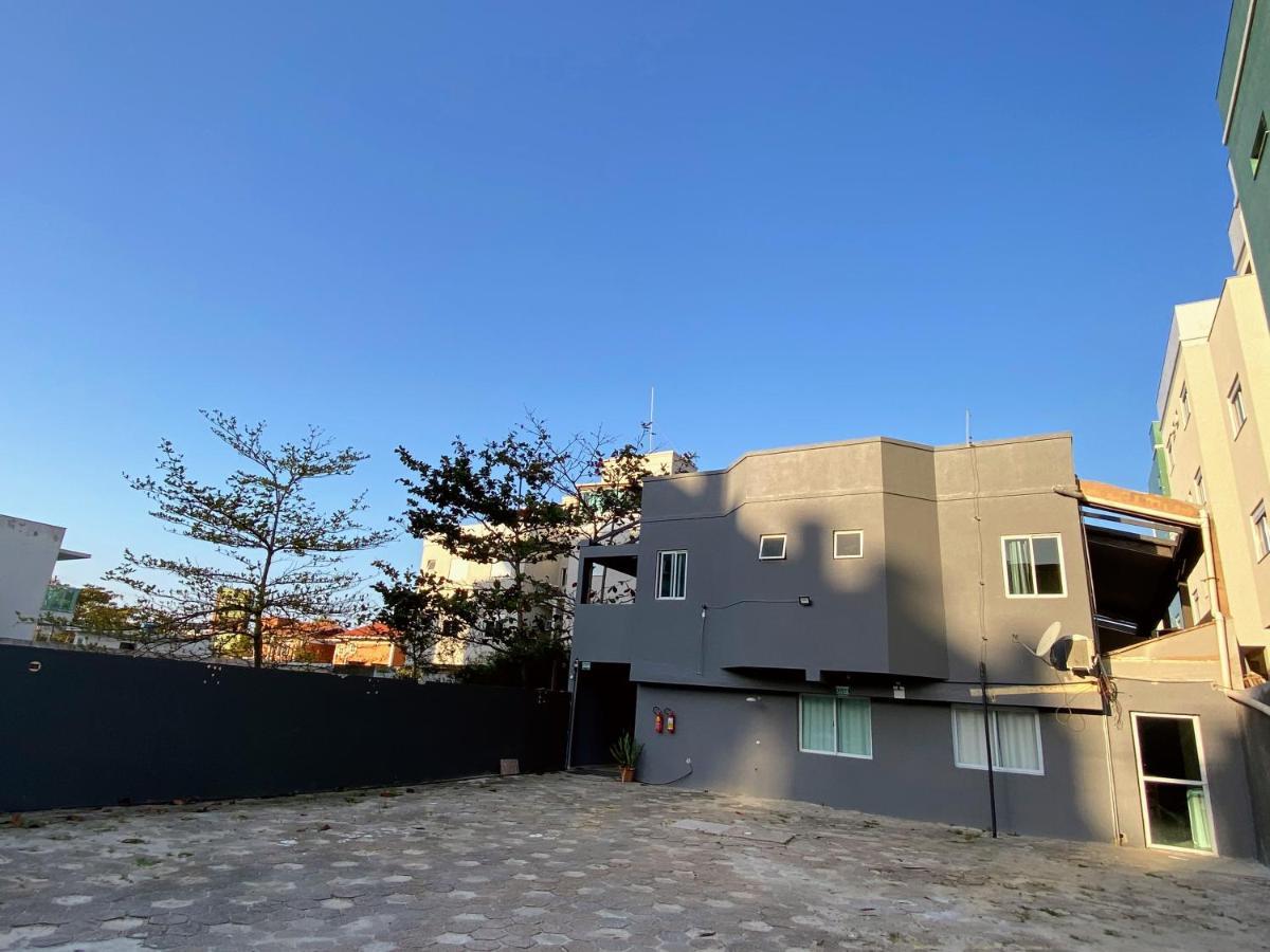 Residencial Melfi 3 Ap.1 Frente Apartamento Bombinhas Exterior foto